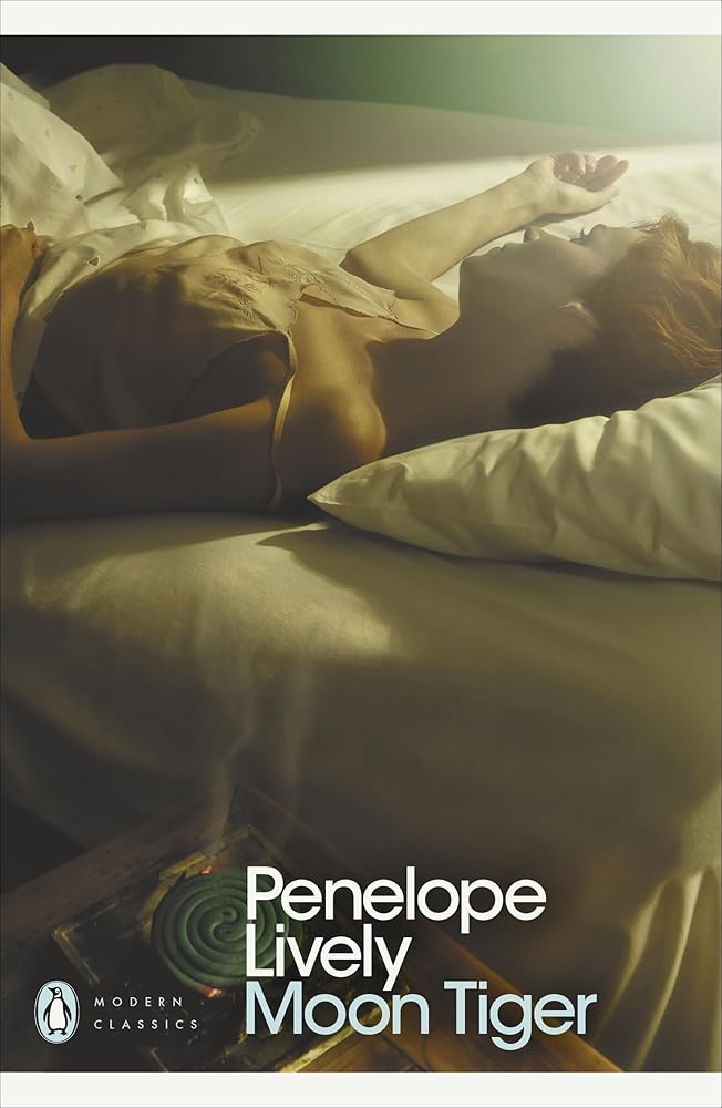 Modern Classics Moon Tiger (Penguin Modern Classics) cover image